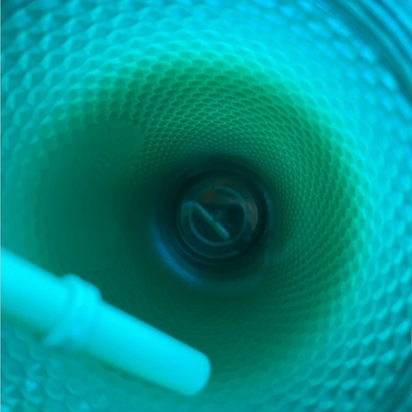 Starbucks Winter 2022 Waxberry Mint Green Gradient Bling Cup Tumbler Venti 24 oz - Picture 4 of 8